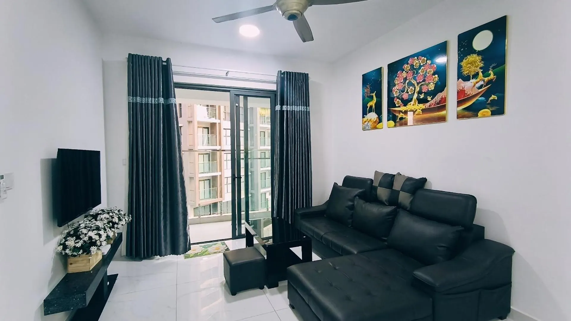 M+ Diamond 3 Bedrooms, Pool, Aircon, Water Heater. Ho Chi Minh City